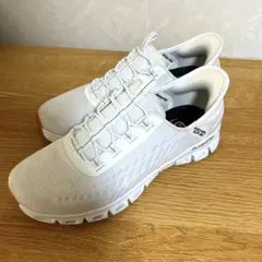 SKECHERS slip-in. ホワイトシューズ