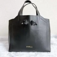 美品 FURLA ユッカ トートバッグ A4可　レザー　白　c740 2025年最新】フルラ ユッカの人気アイテム - メルカリ