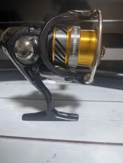24時間以内発送！最終価格！DAIWA REVROS LT2000S-XH