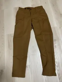ブラウン スラックス