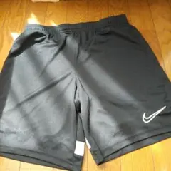 Nike 黒 ハーフパンツ