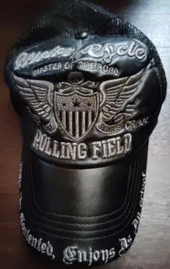 Holling Field ブラックトラッカーキャップ