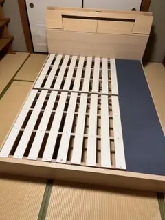 ベッドフレーム　クイーンサイズ　引き出し　コンセント付　すのこ