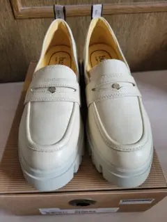ブソラ 厚底デザインローファー BU3344BW01706133