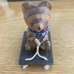 木製クマの置物 スカーフ付き　熊ボッコ
