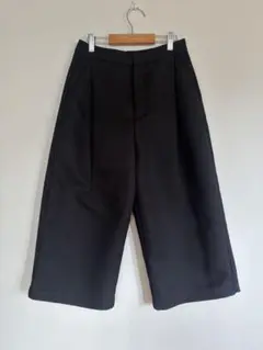 GU ワイド クロップド ガウチョ パンツ ブラック タック入り