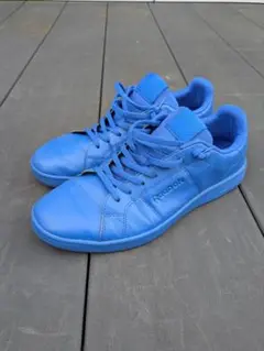 Reebok 青 レザー スニーカー