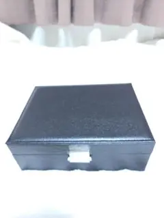 鍵付き黒収納ボックス 仕切り付き