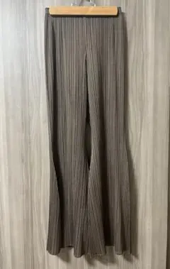 プリーツプリーズ パンツ