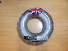 ミチコ　ロンドン　浮き輪