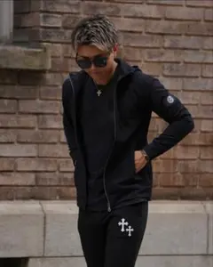【即完売再販無し】入手困難ベリンダジップパーカー