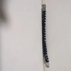 黒い編み込みレザーブレスレット