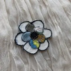 ミナペルホネン　ハンドメイドブローチ