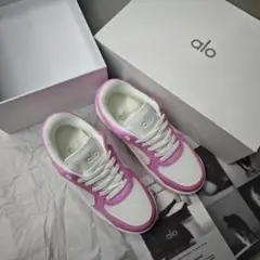 \"ALO Yoga\" リカバリー スニーカー ALO Recovery Mode Sneaker - Grey/White | ALO