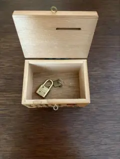サルボボ貯金箱 木製 鍵付き