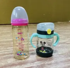 ピジョン母乳実感のピンク240ml哺乳瓶とミッキーのスパウトマグ260ml