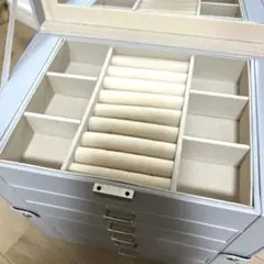 未使用　大容量アクセサリーケース