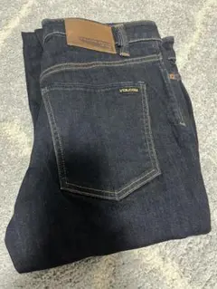 最終値下げ！VOLCOM ダークブルー ストレートデニム