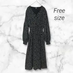 【美品✨】スリットネック変形ドット柄フレアワンピース ハイウエスト ウエストゴム