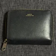 A.P.C. 黒 レザー 二つ折り財布