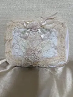 さえら ヒスクローネ ポーチ