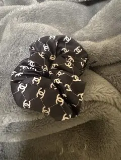 CHANEL ロゴシュシュ ブラック/ホワイト