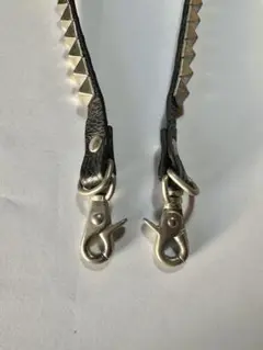 モダンパイレーツ　スタッズ付きレザーウォレットチェーン
