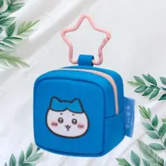 ちいかわ カラビナつき刺繍スクエアミニポーチ ハチワレ