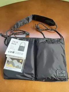 新品タグ付き　HYEY TRIO BAG トリオバッグ サコッシュ ショルダー黒