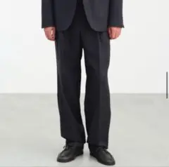 AURALEE BLUEFACED WOOL TWO-TUCK SLACKS