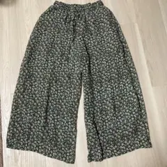 ショコラフィネローブ　花柄カジュアルパンツ フリーサイズ