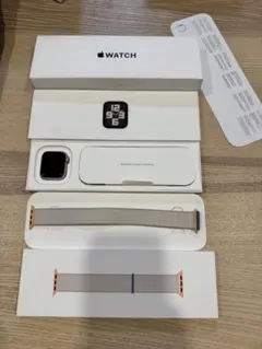 Apple Watch SE（GPSモデル）40mmスターライトアルミニウムケー