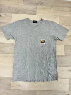 belief nyc ロゴ入りポケットTシャツ