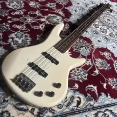 Ibanez GSR320ホワイトエレキベース ケース付 Ibanez ( アイバニーズ ) GSR320 Pearl White 送料無料