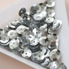 SP-メタリックシルバー-6Cバラ フランス製スパンコール6㍉亀甲 300枚