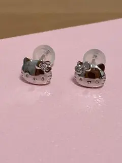 【新品未使用品】ハローキティー　ピアス