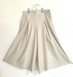 良品 23区 ベージュ プリーツ付き ガウチョパンツ サイズ40