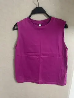 ユニクロ　ピンク ノースリーブ Tシャツ