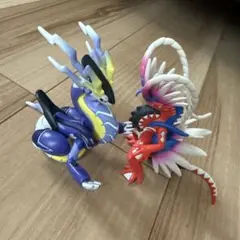 ミライドン　コライドン　フィギュア