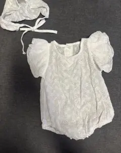 ベビー服　レースロンパース