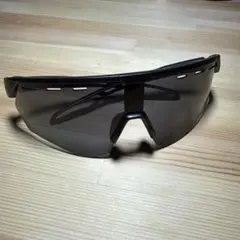 スポーツスタイル ブラックサングラス