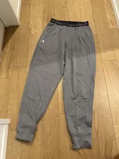 Under Armour HeatGear グレー ランニングパンツ