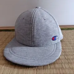 Champion グレー キャップ スナップバック