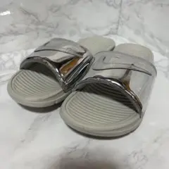 y082739 ナイキ　サンダル　シルバー　24