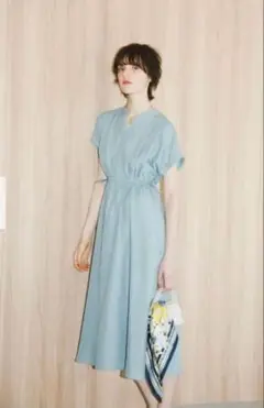 ROSSO ウォッシャブルセミアーキーネックワンピース　ブルー
