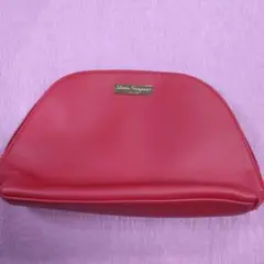 フェラガモ×ターキッシュエアラインズ　コラボ　赤　ポーチ
