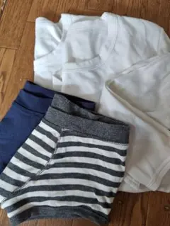 新古品　長袖Tシャツとパンツのセット