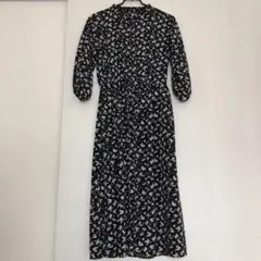 黒花柄ロングワンピース 長袖 七分袖
