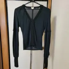 黒 長袖 Vネック  トップス　
ANTONIO BERARDI MAGLIE