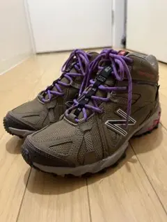 NEW BALANCE WO573HOL 24cm